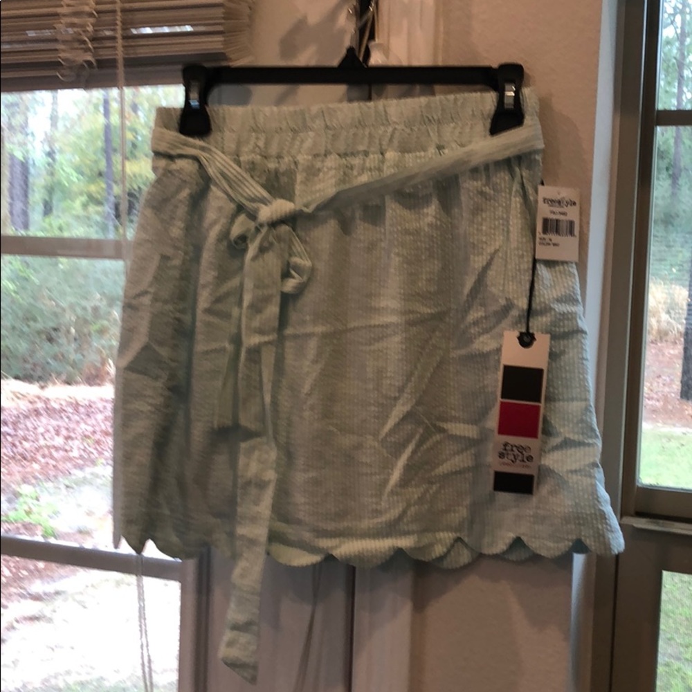Cute green skirt